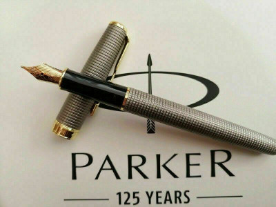 Στυλό πένα με αντλία  χαλύβδινος με χάραξη -Parker Sonnet gold clip 