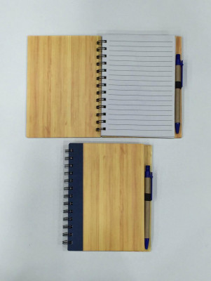 Σημειωματάριο τσέπης σπιράλ με στυλό χάρτινο , εξώφυλλο τύπου ξύλου 11x16 εκ.